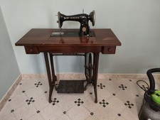 Macchina da cucire Singer a