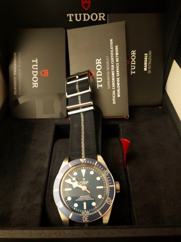 Tudor black bay 79030b - tudor,