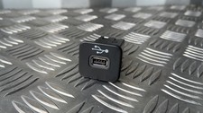 * CONNETTORE PORTA USB FIAT