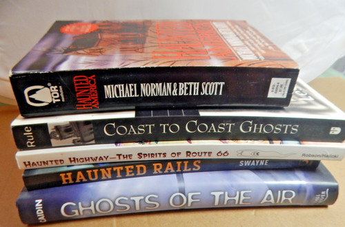 Ghosts haunting lot - 5, books