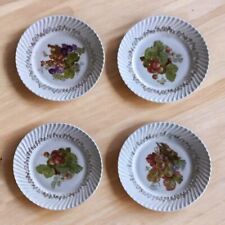 4 piatti d’epoca in porcellana con decorazioni e frutta diametro 19,5 cm