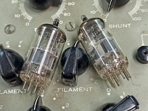 Coppia tubi elettronici