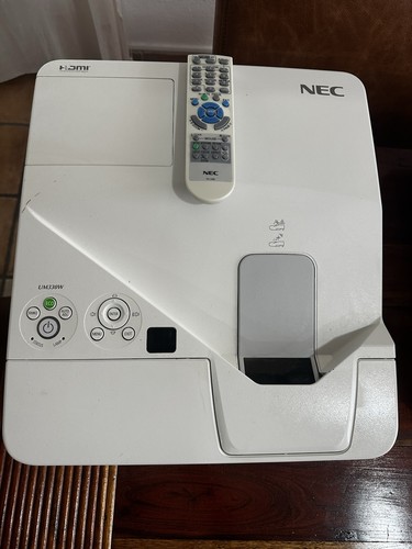 Nec um330w 3lcd projector wxga - um330w,