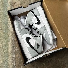 Air Jordan 1 Mid (GS) grigio