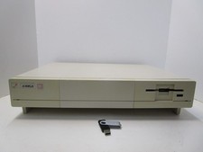 AMIGA 1000 COMPUTER COMMODORE