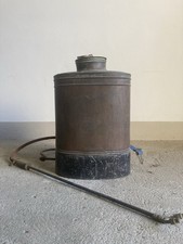 Pompa irroratrice antica per verderame