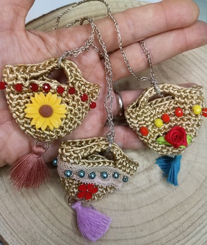 Collana con ciondolo - con,
