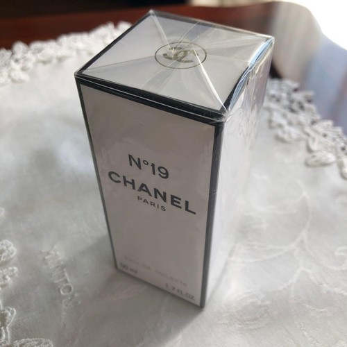 Profumo chanel eau de - n°19,
