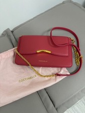 borsa coccinelle rosso fragola  nuova, mai usata misure 20cm x13 cm