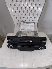 AUTORADIO / STEREO / LETTORE