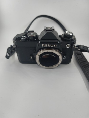 Nikon noir reflex - fe,