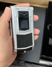 Telefono cellulare V77 globale