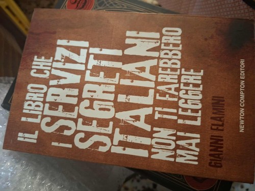 Libro che servizi segreti - il,