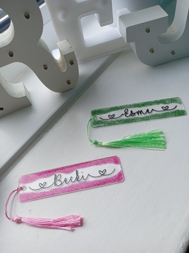 Personalised acrylic bookmark