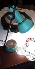 Lampada anni 50/60 regolabile da scrivania  in metallo  smaltato verde acido