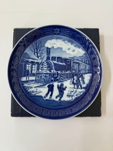 Royal copenhagen year plate - royal,