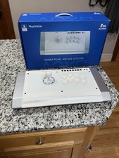 Joystick arcade Qanba Pearl PlayStation 4 pronto per il torneo Q3-PS4-01E