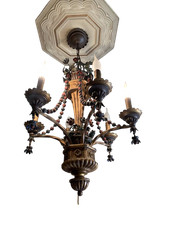 Antico lampadario a 6 fiamme