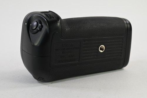 Genuine oem nikon d11 - genuine,