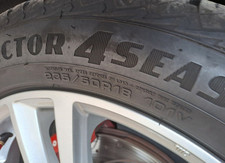 cerchi ford kuga 18 usati Con Pneumatici 4 Stagioni 235 50 18 Percorsi 19.000 Km