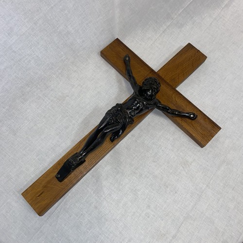 Cristo crocifisso dipinto - , di