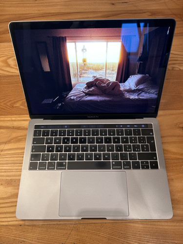 Apple macbook pro - apple,