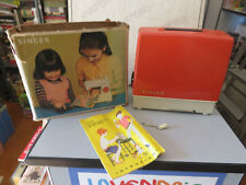 LA PICCOLA MACCHINA DA CUCIRE