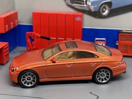 Modellino diorama mercedes cls - modellino,