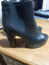 Stivaletti In Pelle A Punta