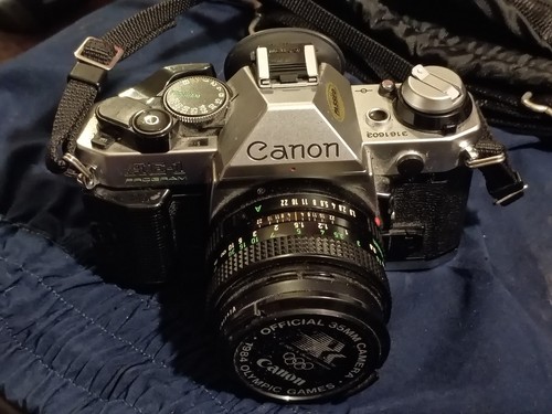 Canon program 35mm slr - canon,