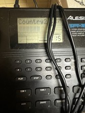 Alesis SR-16 Drum Machine con