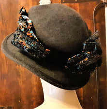 Cappello larga tesa grigio