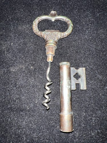 Apribottiglie cavatappi