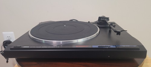 Yamaha turntable - p-30,