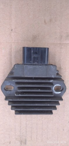 Regolatore tensione - di,
