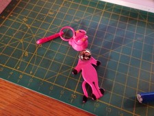 VECCHio e strano portachiavi a forma di mucca viola