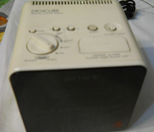 Radio sveglia sony - sony, cubo