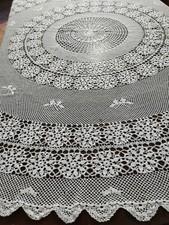 copritavolo rotondo lavorato a