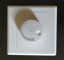 Dimmer regolatore intensità