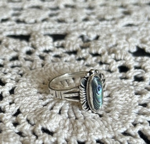 Anello con pietre preziose