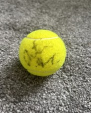 Palla da tennis firmata