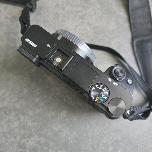 Sony a6000 3mp digital - a6000,