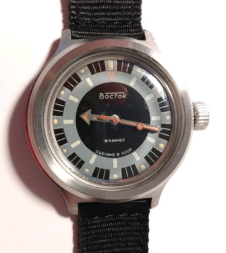 Montre mecaniqie sovietiqie - montre,
