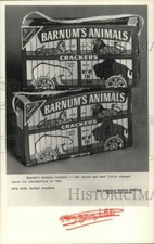 Press Photo A carton of Barnum's Animals Crackers cookie - hpw08056