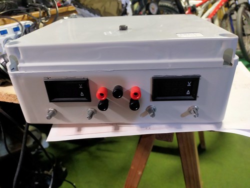 Alimentatore doppio anche - doppio, e