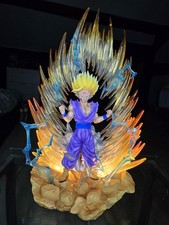 Figurine statue LED Gohan