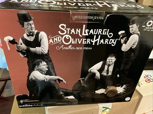 Statua stan alloro - stan, oliver