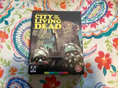 City the living dead arrow - city,
