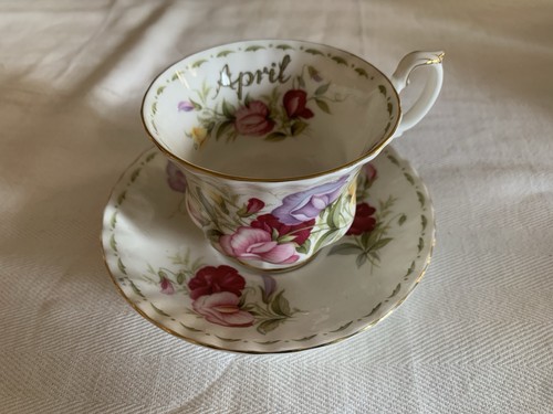 Tazza con piattino - con, april