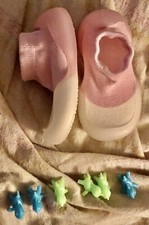 Scarpe 6 - 12 mesi e anche gli Unicorni davanti sono in vendita